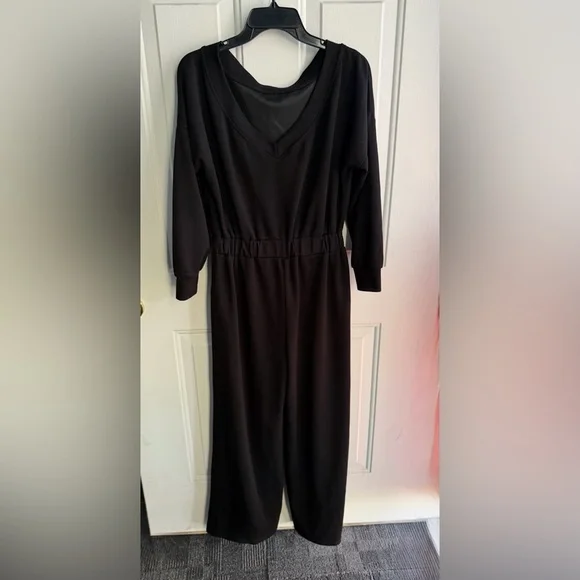 CHICME Size M – Black Open-Back Jumpsuit Women’s, Soft Stretch Minimalist Style - Picture 5 of 16